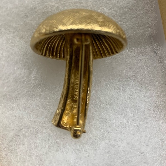 VintageCastleridge Goldtone ๐โ๐ซ Mushroom Brooch - Picture 8 of 9